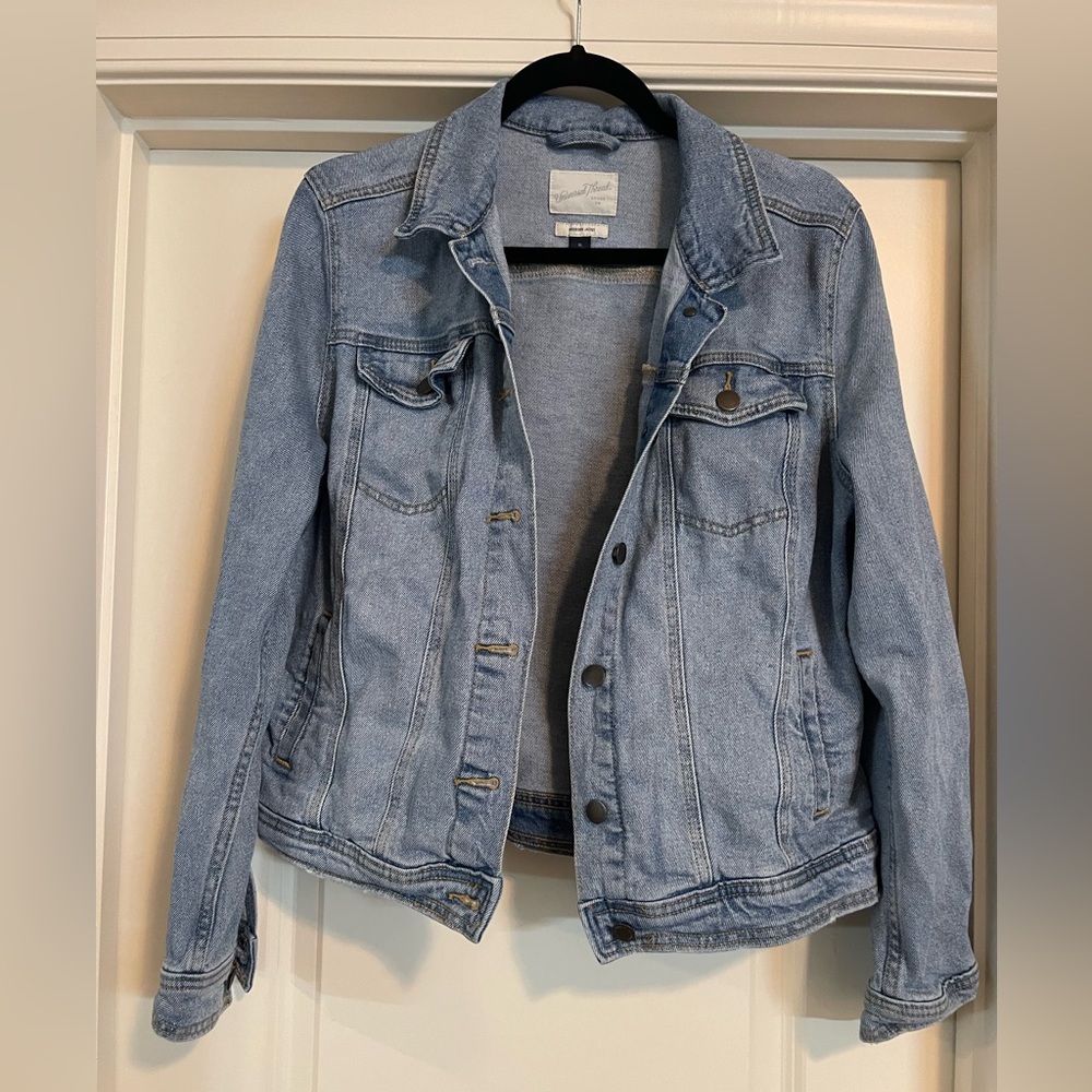 Universal Thread Women’s Oversized Denim Jacket